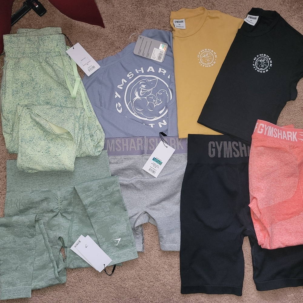 Gymshark Legacy crop tops, Sage adapt camo seamless, flex highwaisted shorts S